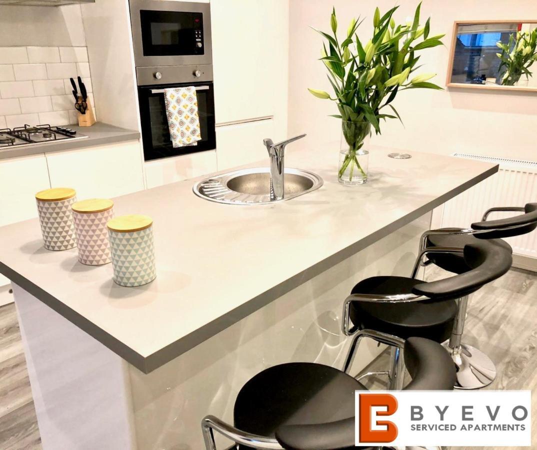 Byevo Almar Villa - Close To City And Airport - Perfect For Contractors Or Large Groups Glasgow Eksteriør bilde