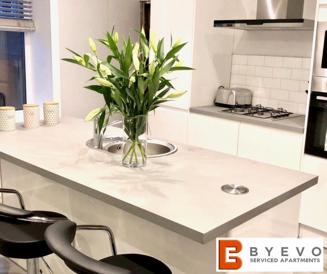 Byevo Almar Villa - Close To City And Airport - Perfect For Contractors Or Large Groups Glasgow Eksteriør bilde