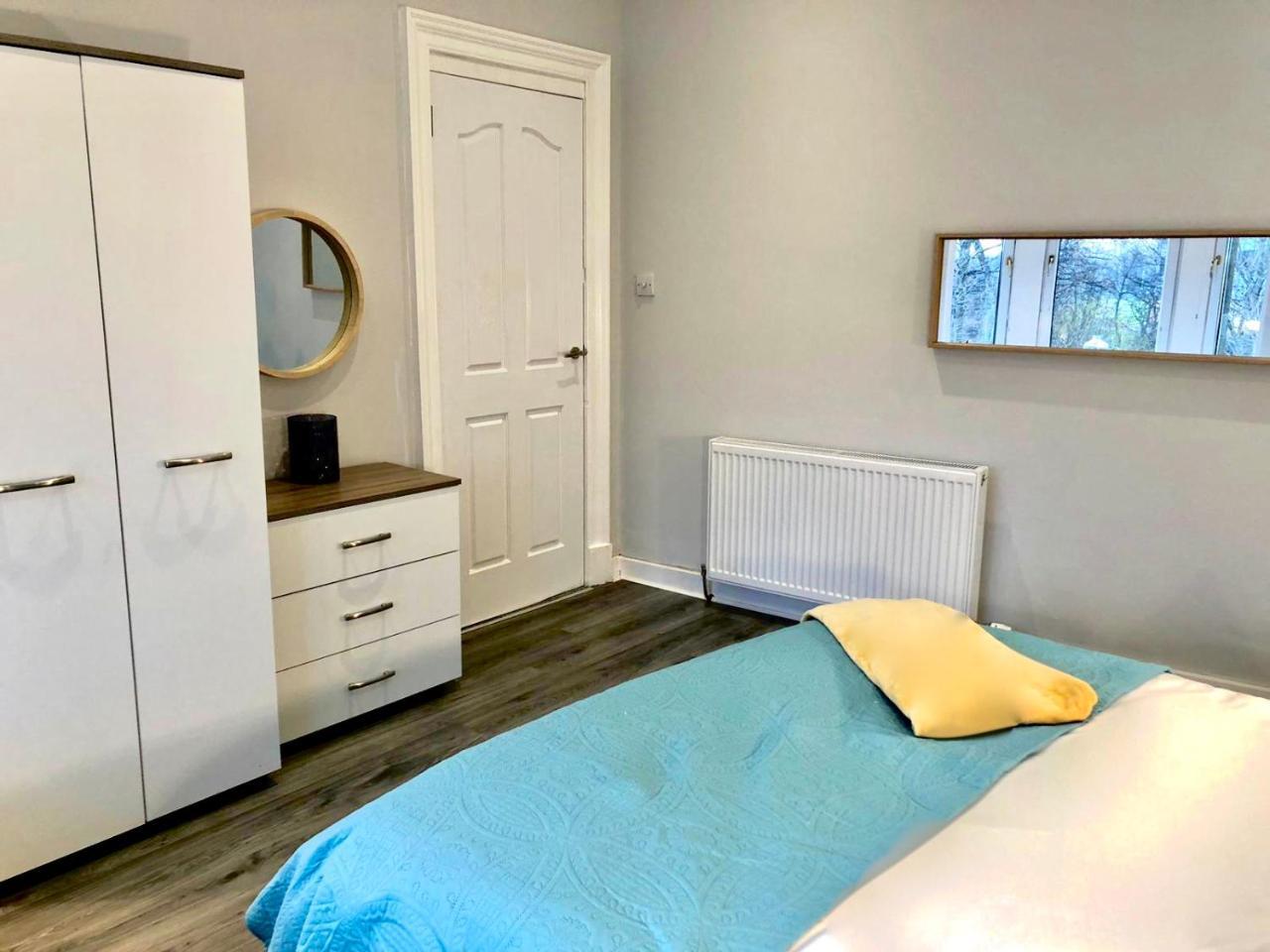 Byevo Almar Villa - Close To City And Airport - Perfect For Contractors Or Large Groups Glasgow Eksteriør bilde
