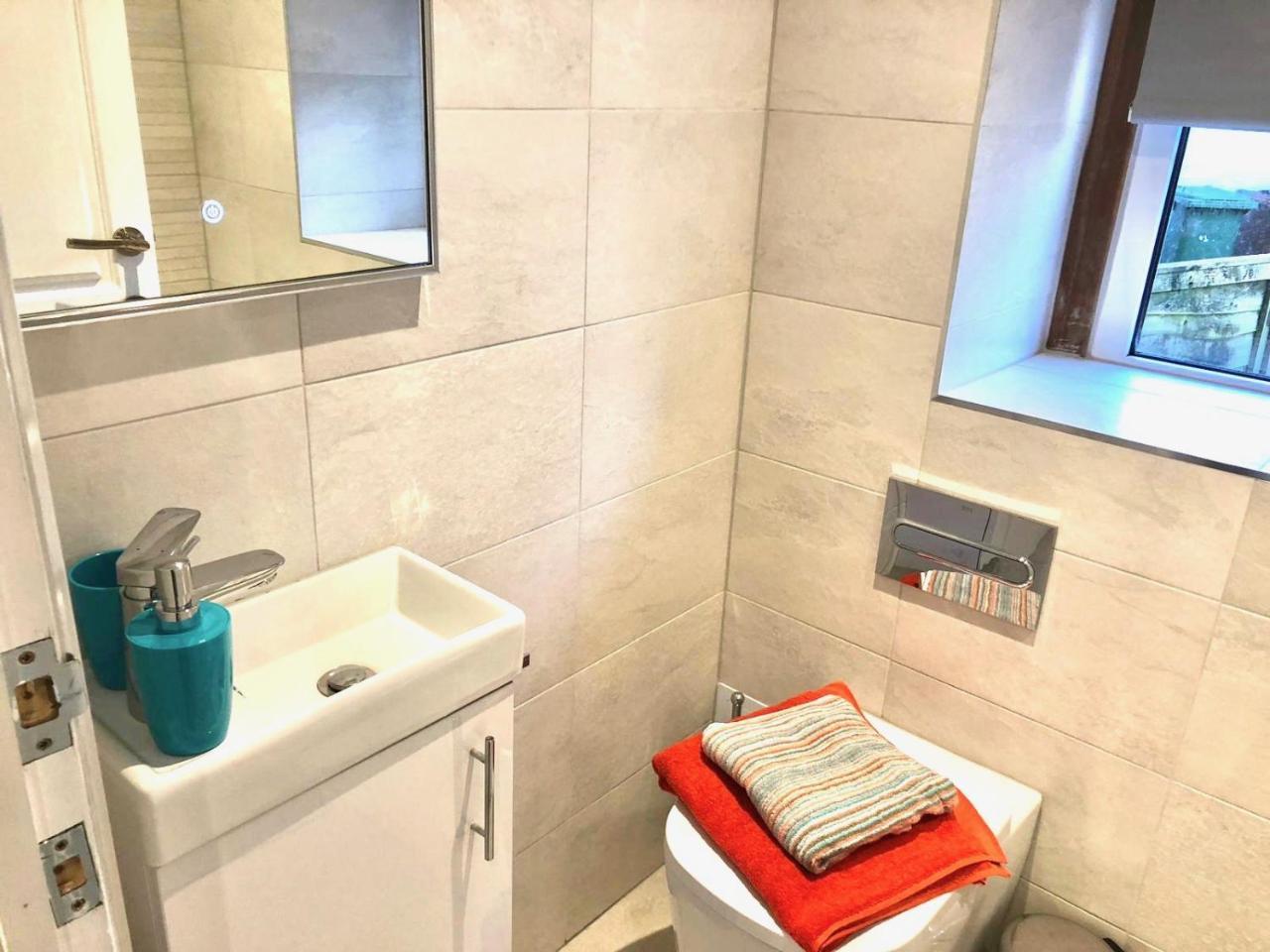 Byevo Almar Villa - Close To City And Airport - Perfect For Contractors Or Large Groups Glasgow Eksteriør bilde